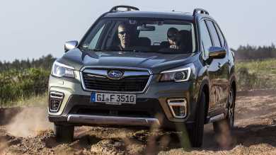 Subaru Forester e-Boxer (2018 - ) Review