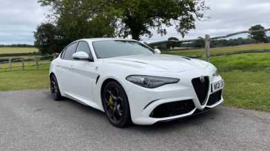Alfa Romeo Giulia Quadrifoglio (2021 - )
