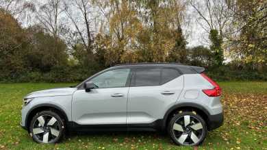 Volvo EX40 (2024 - )