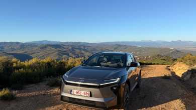 Toyota bZ4X 2025 (2025 - )