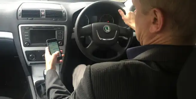 5 Ways To Use Your Phone While Driving