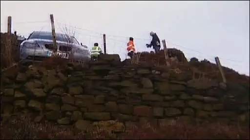 Cliff Hanger - Sat-Nav left driver on 100ft cliff