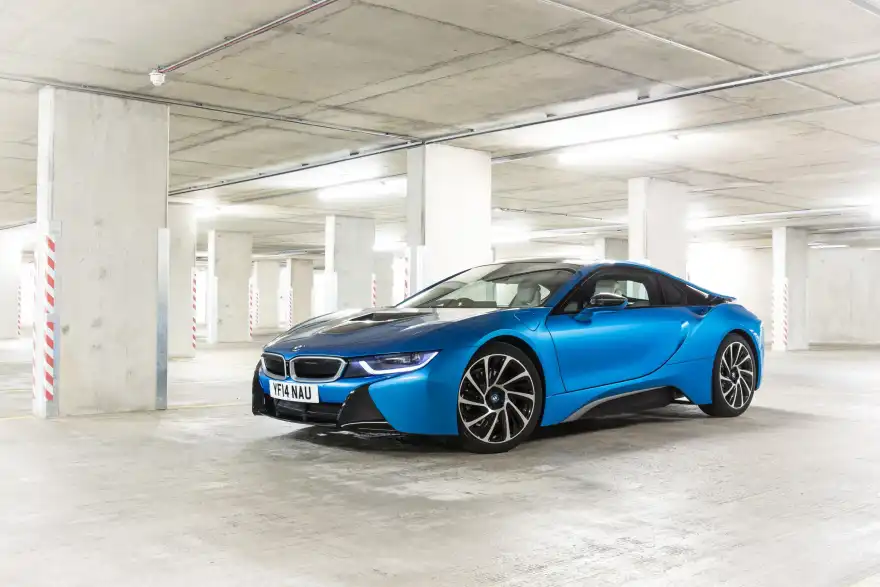 BMW i8