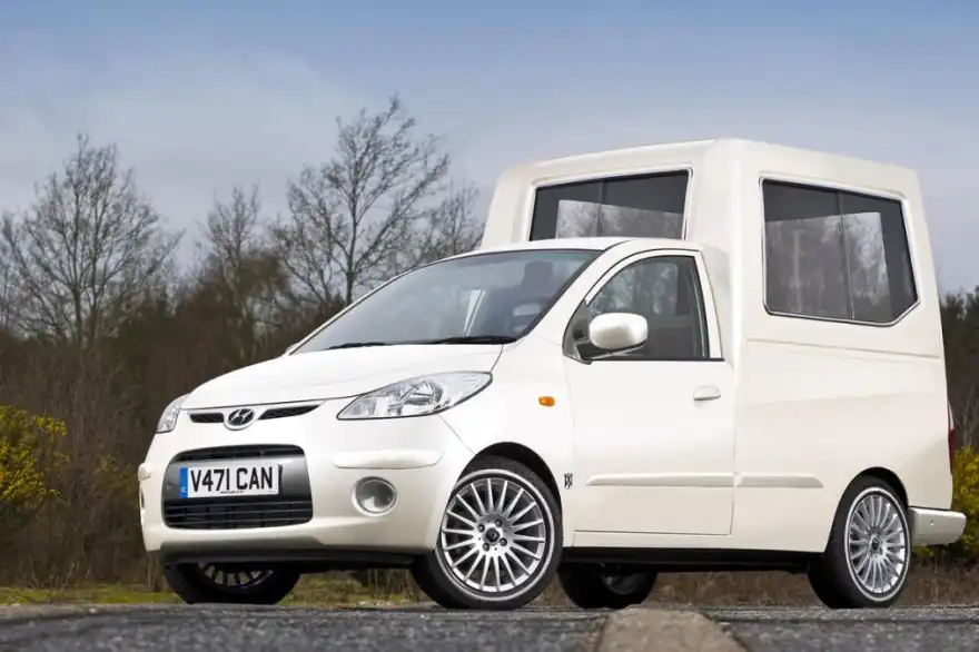 Hyundai i10 Popemobile