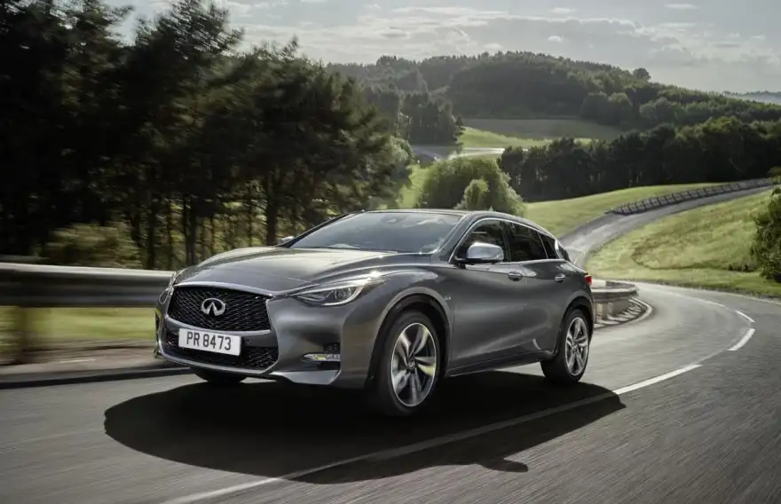 Infiniti Q30