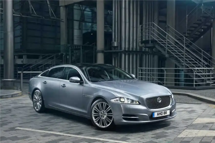 Jaguar XJ (new shape)