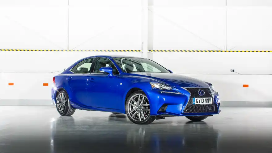 Lexus IS 300h SE 4dr CVT Auto