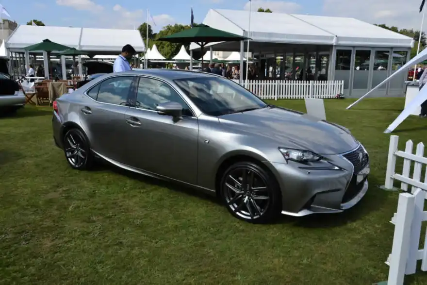 Lexus IS