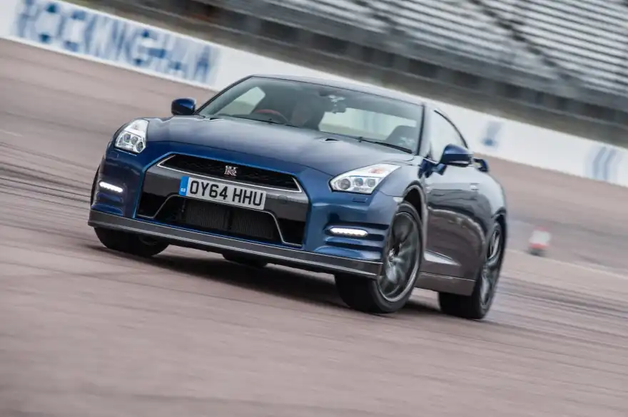Nissan GT-R