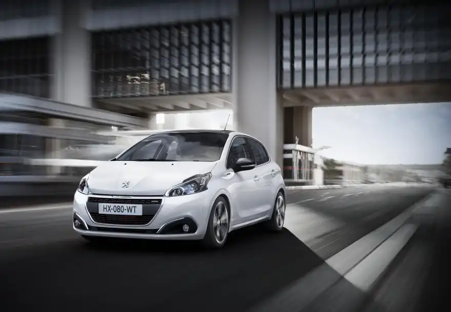 PEUGEOT 208 GT Line