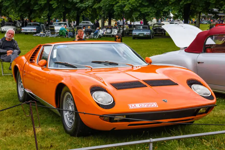 Lamborghini Miura (1966)