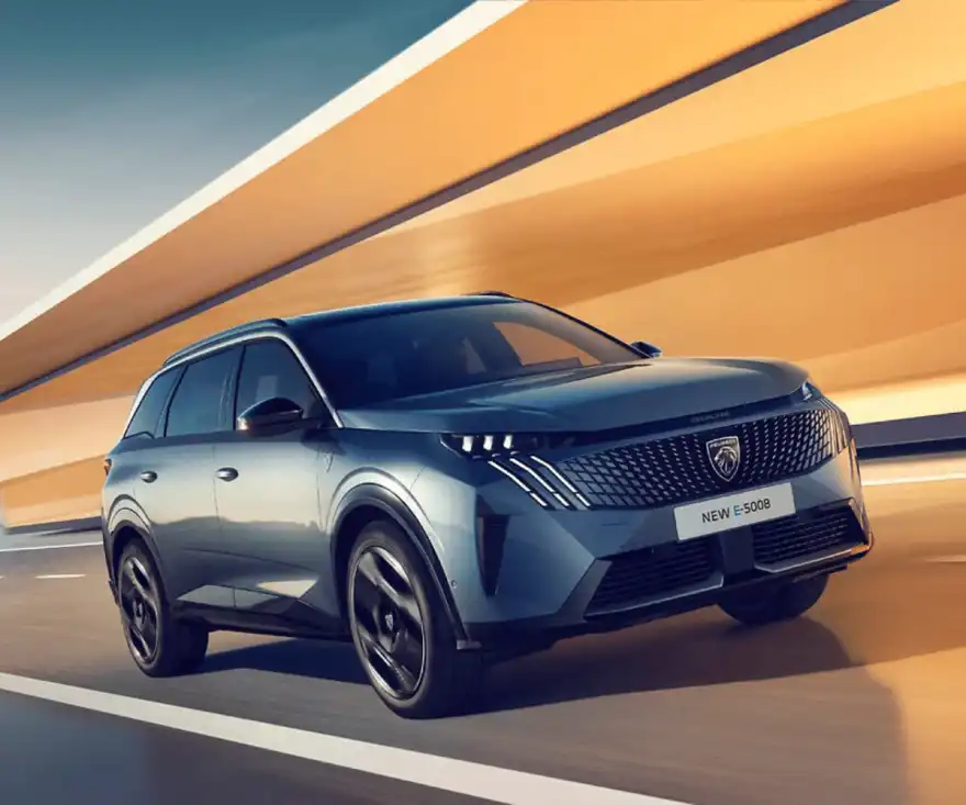 Peugeot E-5008: 414 miles