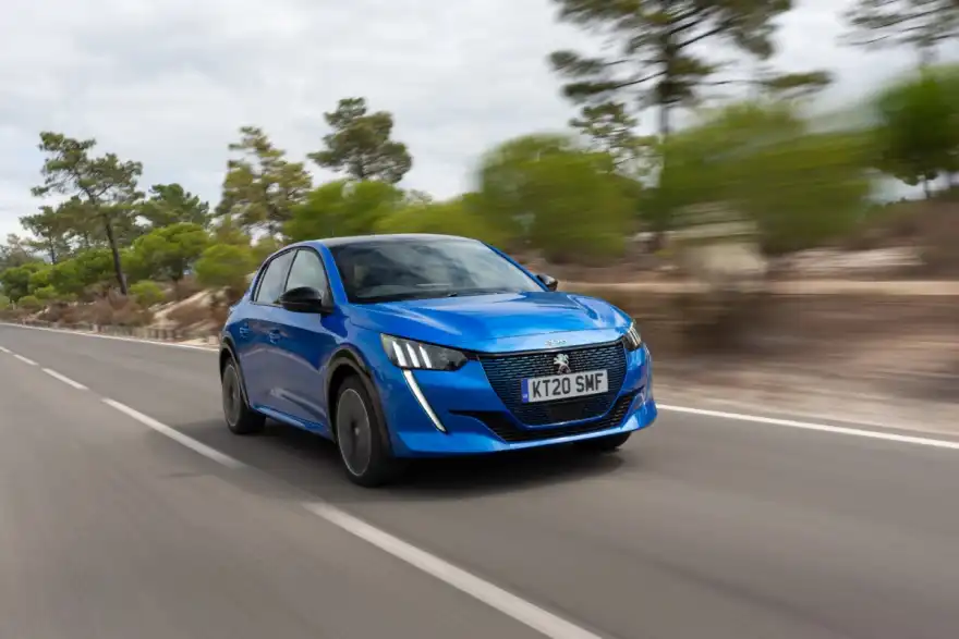 Peugeot e-208