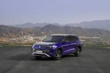 Top 10 Plug-In Hybrid Cars of 2025
