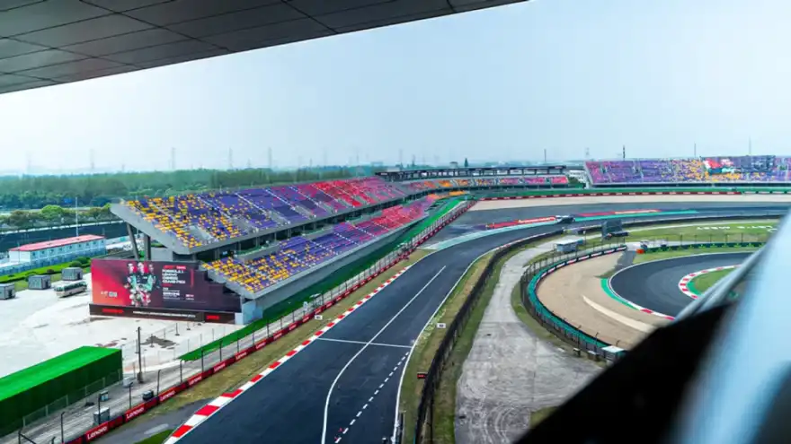 A Circuit Floating On 40,000 Polystyrene Blocks