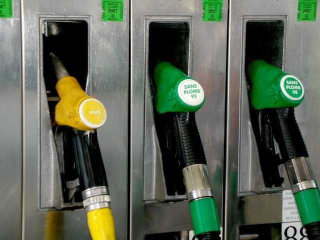 Fuel Price Drops below &pound;1 per Litre