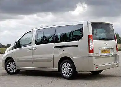 Peugeot Expert Teepee v Citroen Berlingo Multispace