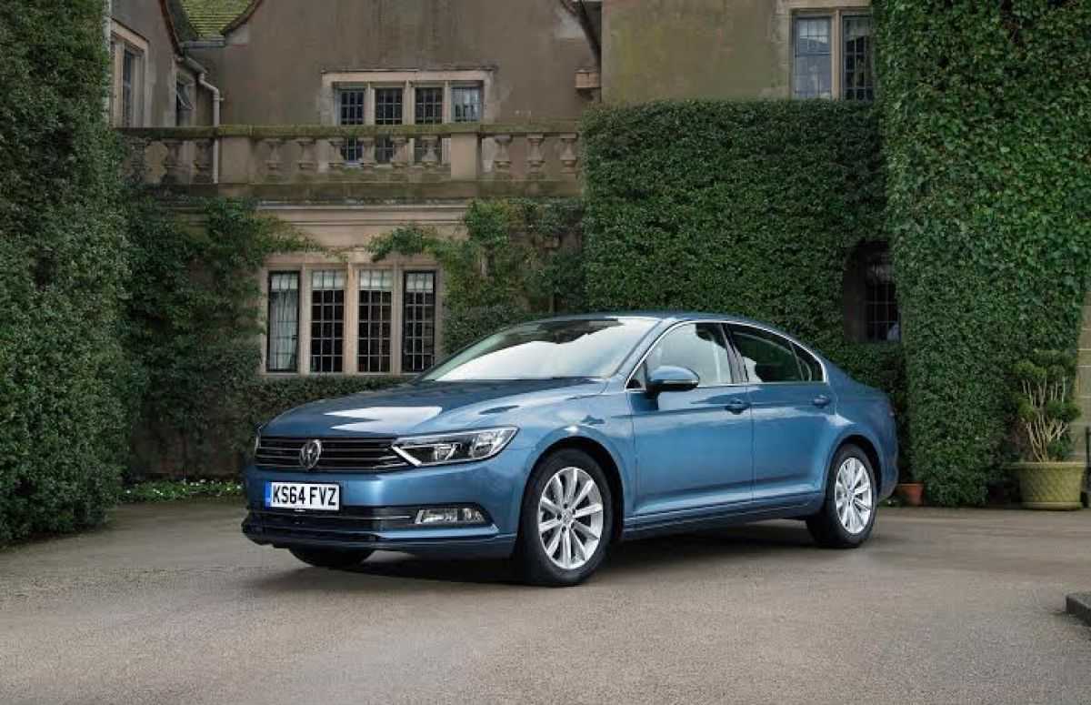 Volkswagen Passat Saloon Review