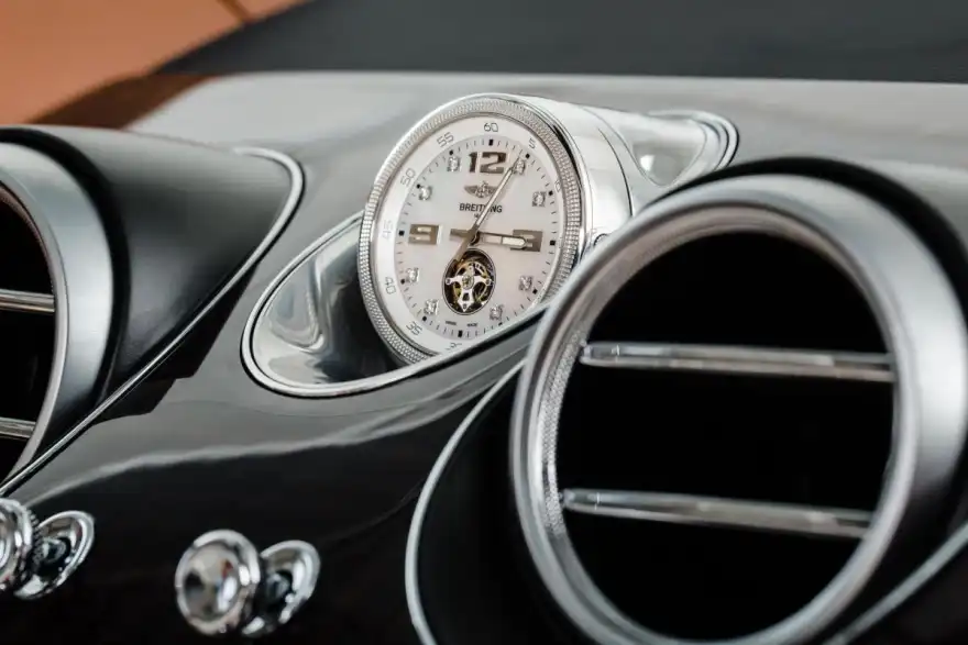 Bentley Bentayga - Breitling Dashboard Timepiece