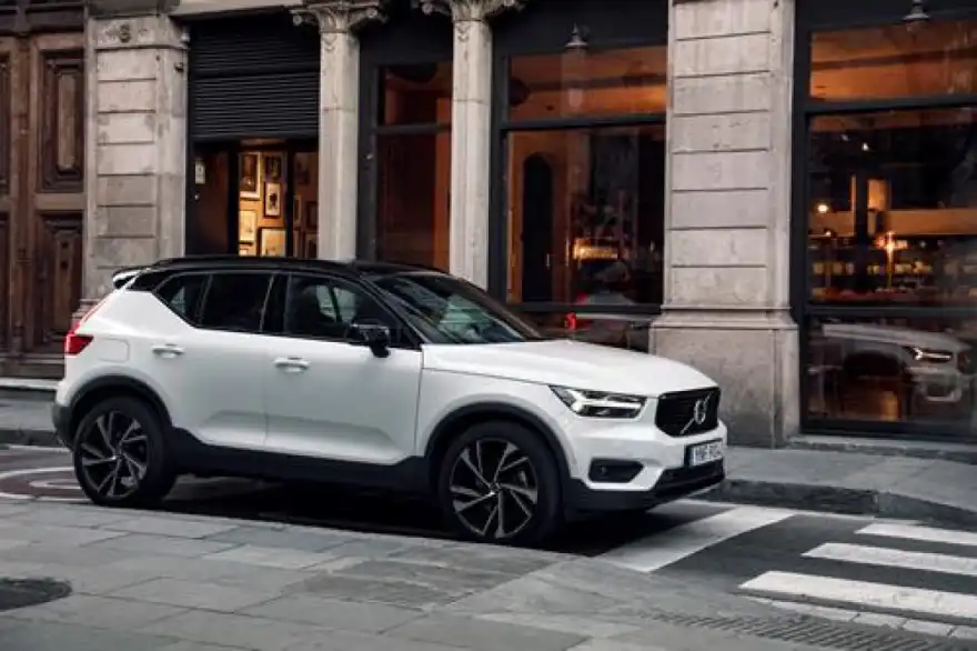Volvo XC40 / V60