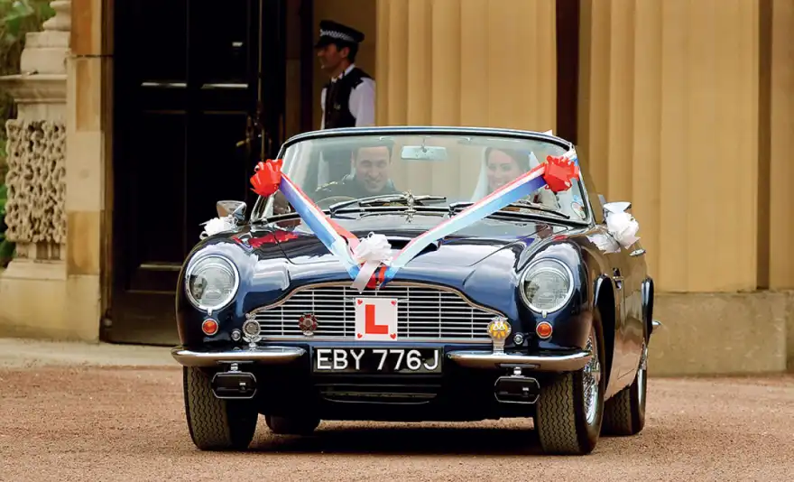Aston Martin Volante DB6