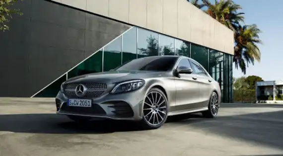 Mercedes-Benz C-Class Saloon Review