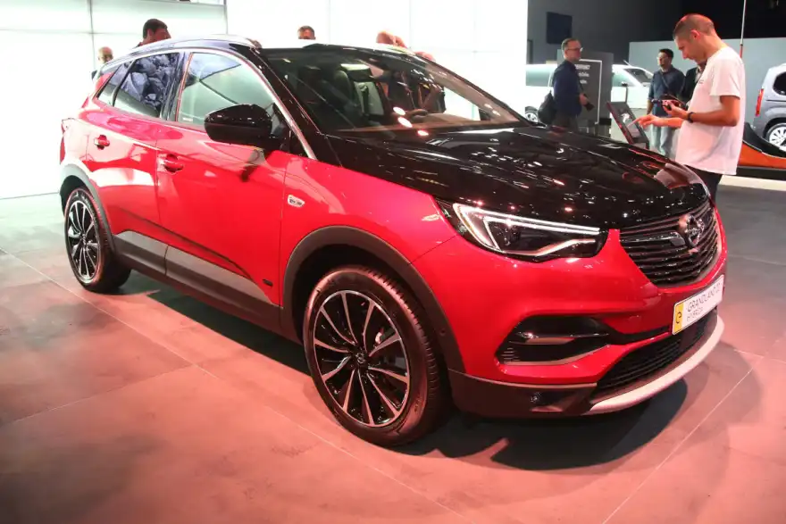 Vauxhall Grandland X Hybrid4