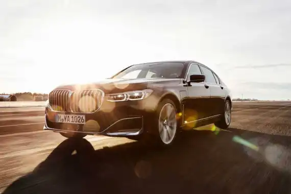 BMW 745e Plug-in Hybrid