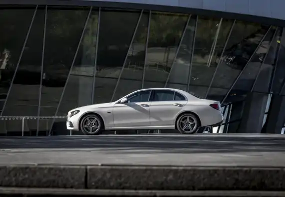Mercedes-Benz E-Class Saloon Review