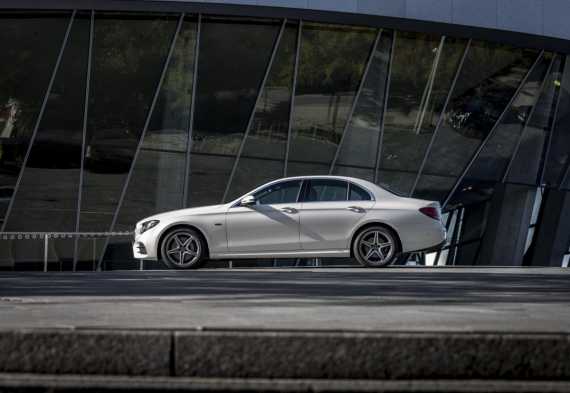 Mercedes-Benz E-Class Saloon Review