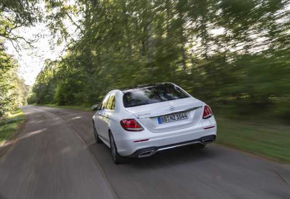 Mercedes-Benz E-Class Saloon Review