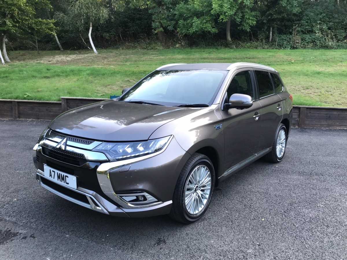 Mitsubishi Outlander PHEV (2012 - 2021) Review