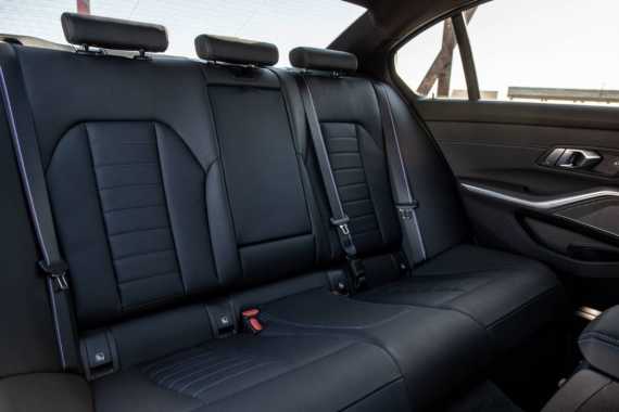 BMW 3 Series Saloon Review