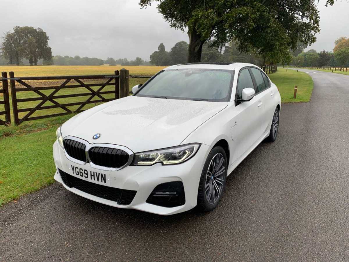 BMW 330e M Sport (2018 - ) Review