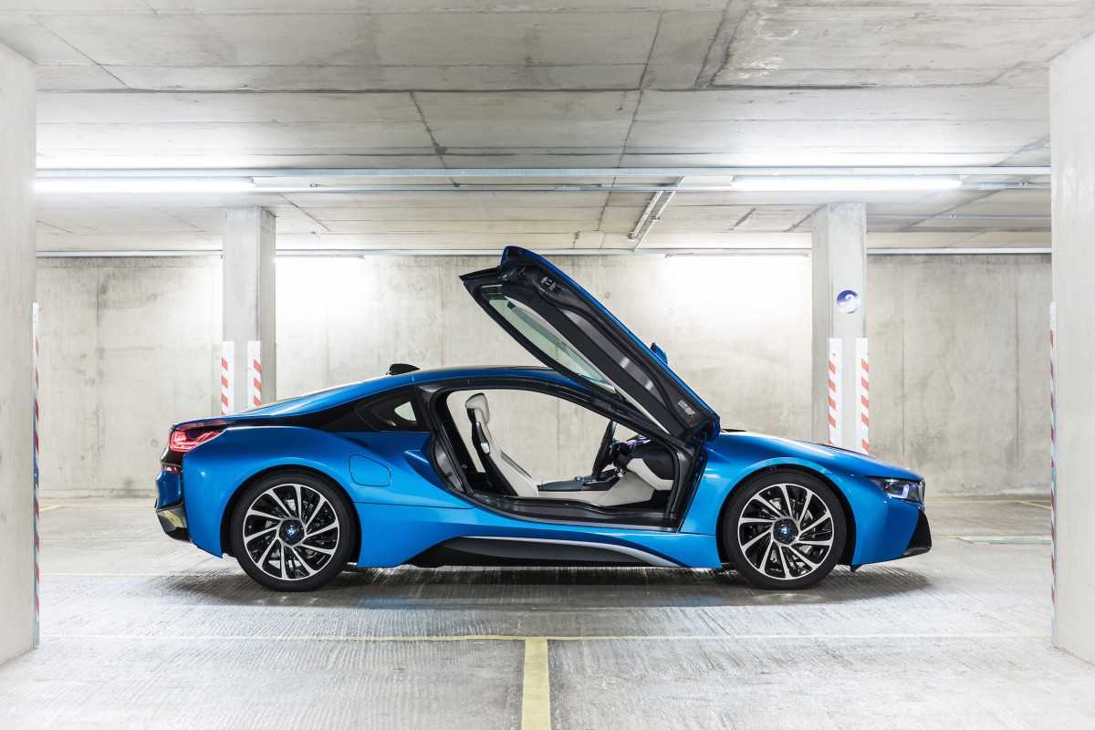 BMW i8 Review