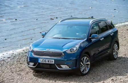 Kia Niro (2016 - ) Review