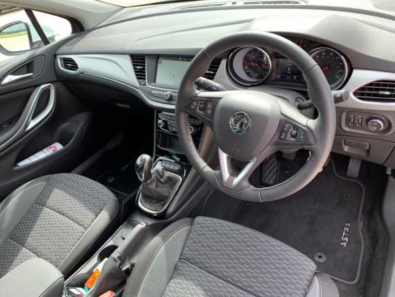 Vauxhall Astra Review