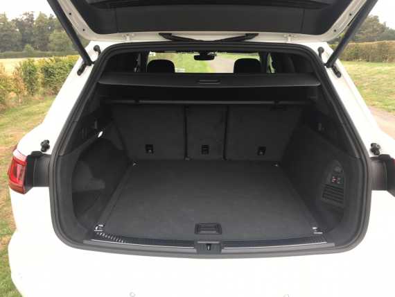 Volkswagen Touareg Review