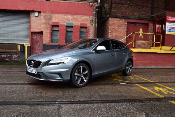 Volvo V40 2017 Review