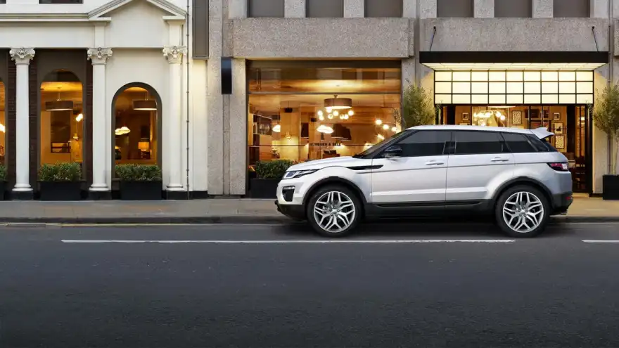 The Range Rover Evoque Is Now Available with a £3,500 Deposit Contribution
