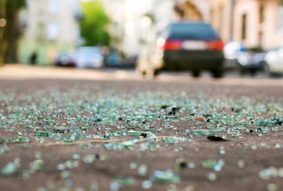 How to Spot a Crash-For-Cash Scam Image 0
