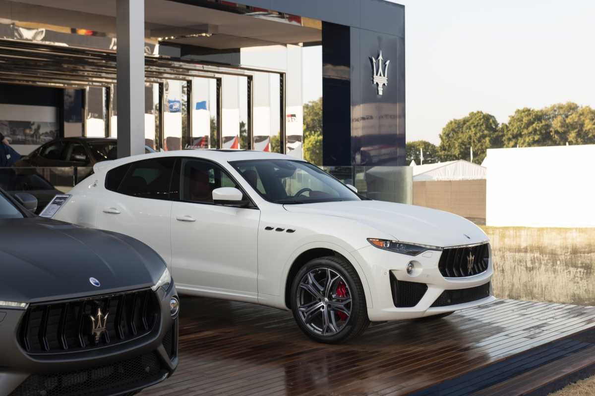 Explore the Maserati Levante and Ghibli