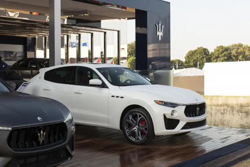 Explore the Maserati Levante and Ghibli