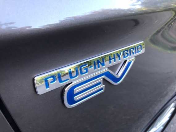 UK Plug-In Car Registrations Hit Record High in 2018 Image 5
