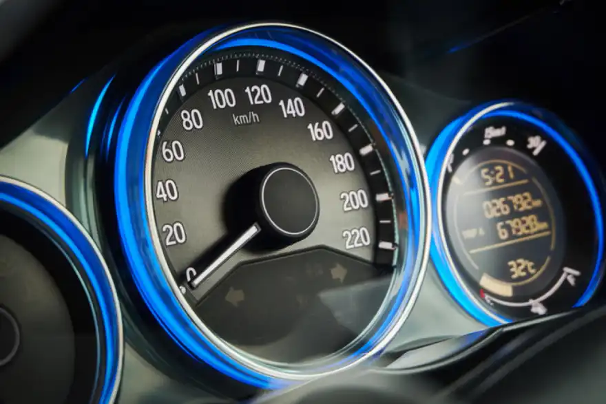 New EU Rules Will Put A Speed Limit on Every Single Car on UK Roads, Despite Brexit