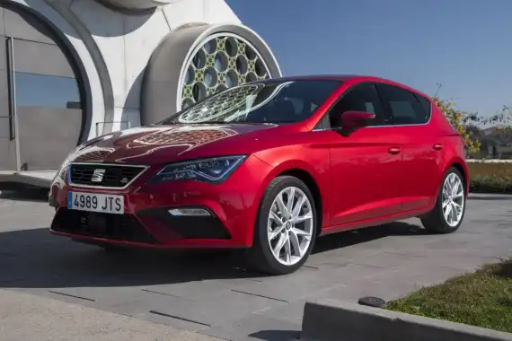 SEAT offer up to £3,000 towards your deposit two FREE services and an extra £500 saving when you take a test drive Image 5