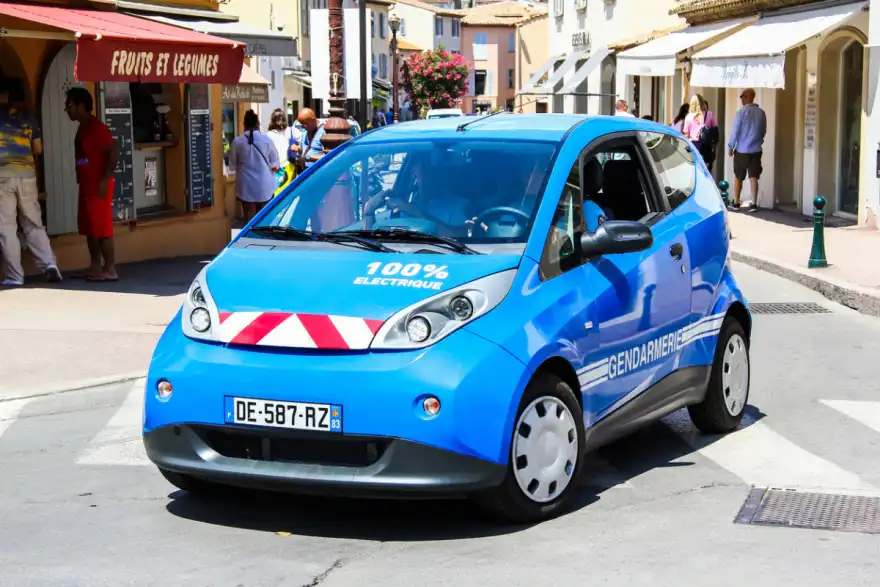 French Police Cash in on Rules Allowing Them to Pursue British Drivers