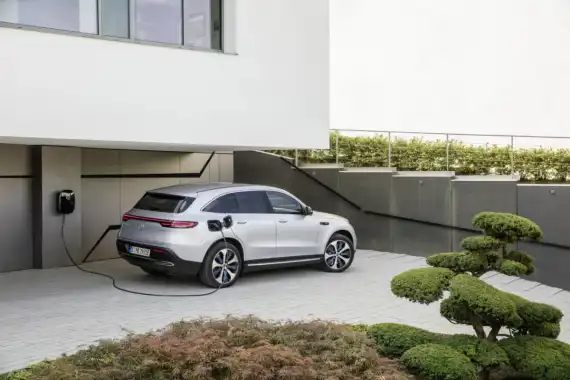 Mercedes-Benz EQC Gets 5 Stars in the Euro NCAP Test Image 10