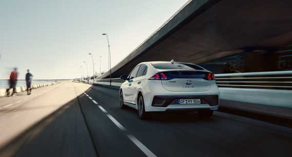 Hyundai IONIQ Hybrid £1,000 Saving in Test Drive and Buy Scheme Image 5