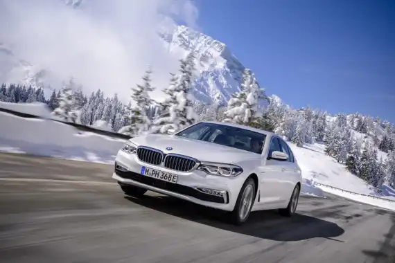 BMWs Electrified Plug-In Lineup Explained Image